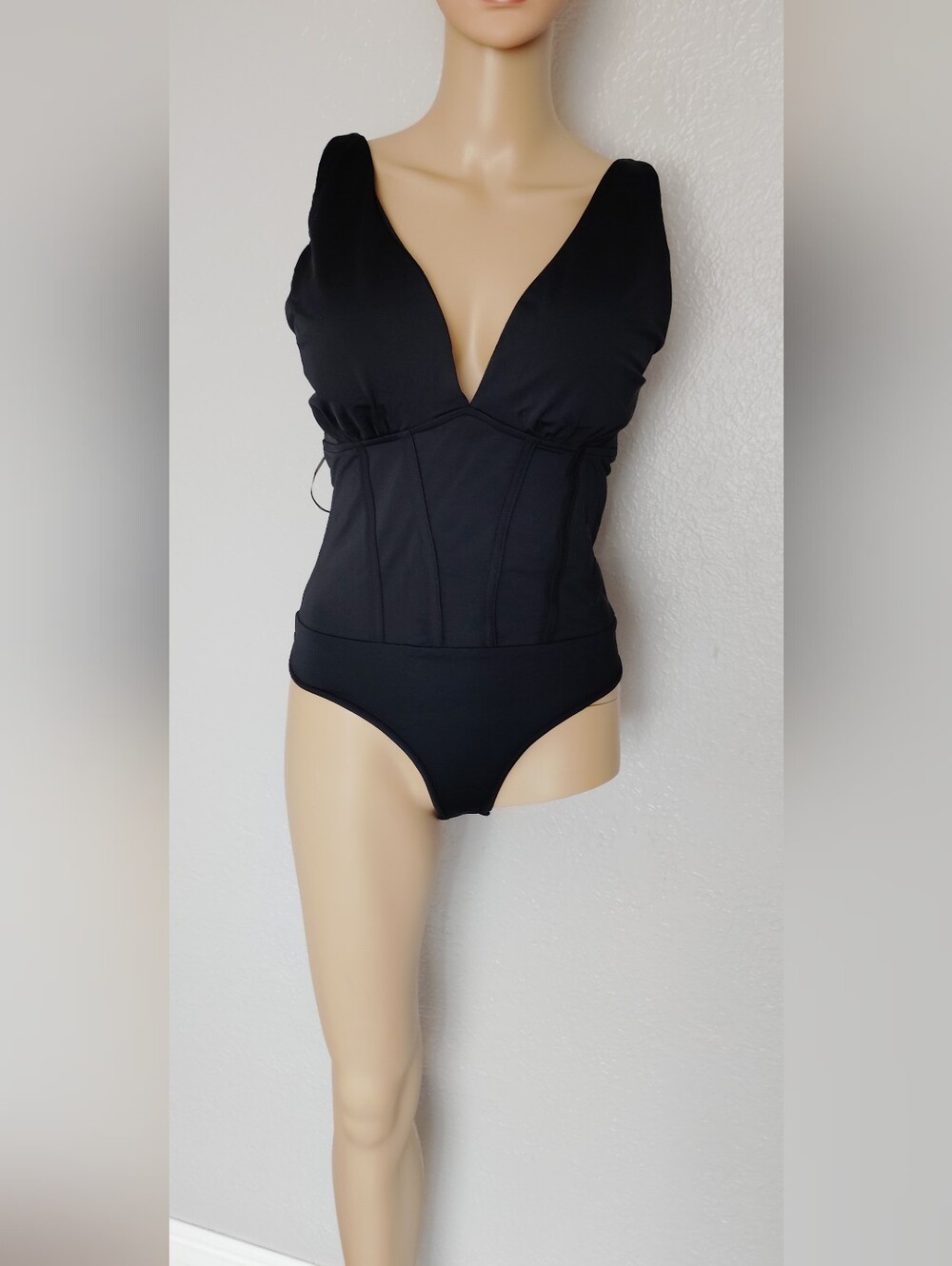 LUXYUSA Black Corset Bodysuit Deep V-Neck Structed Seam Leotard. Size L.
